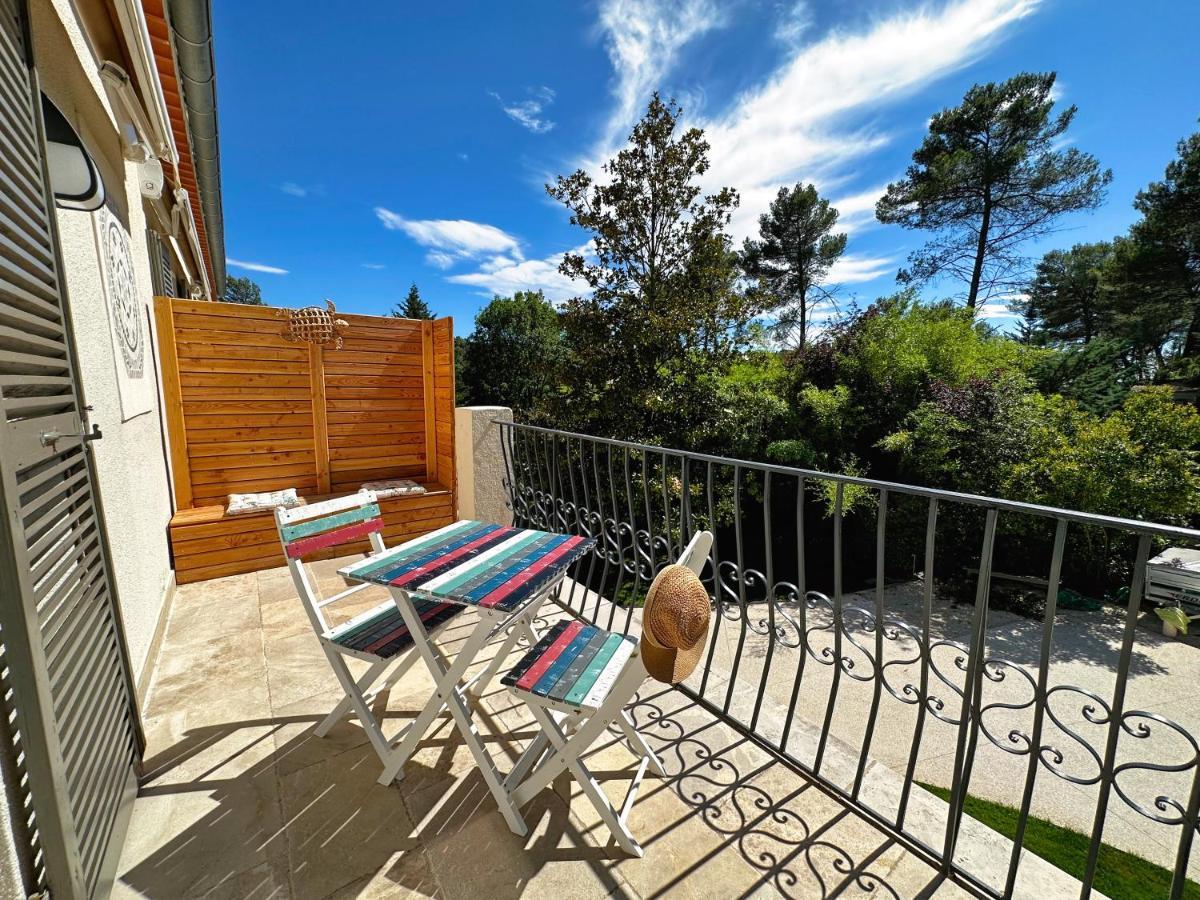 Le Repos Du Keyrie Hotell Saint-Marc-Jaumegarde Eksteriør bilde