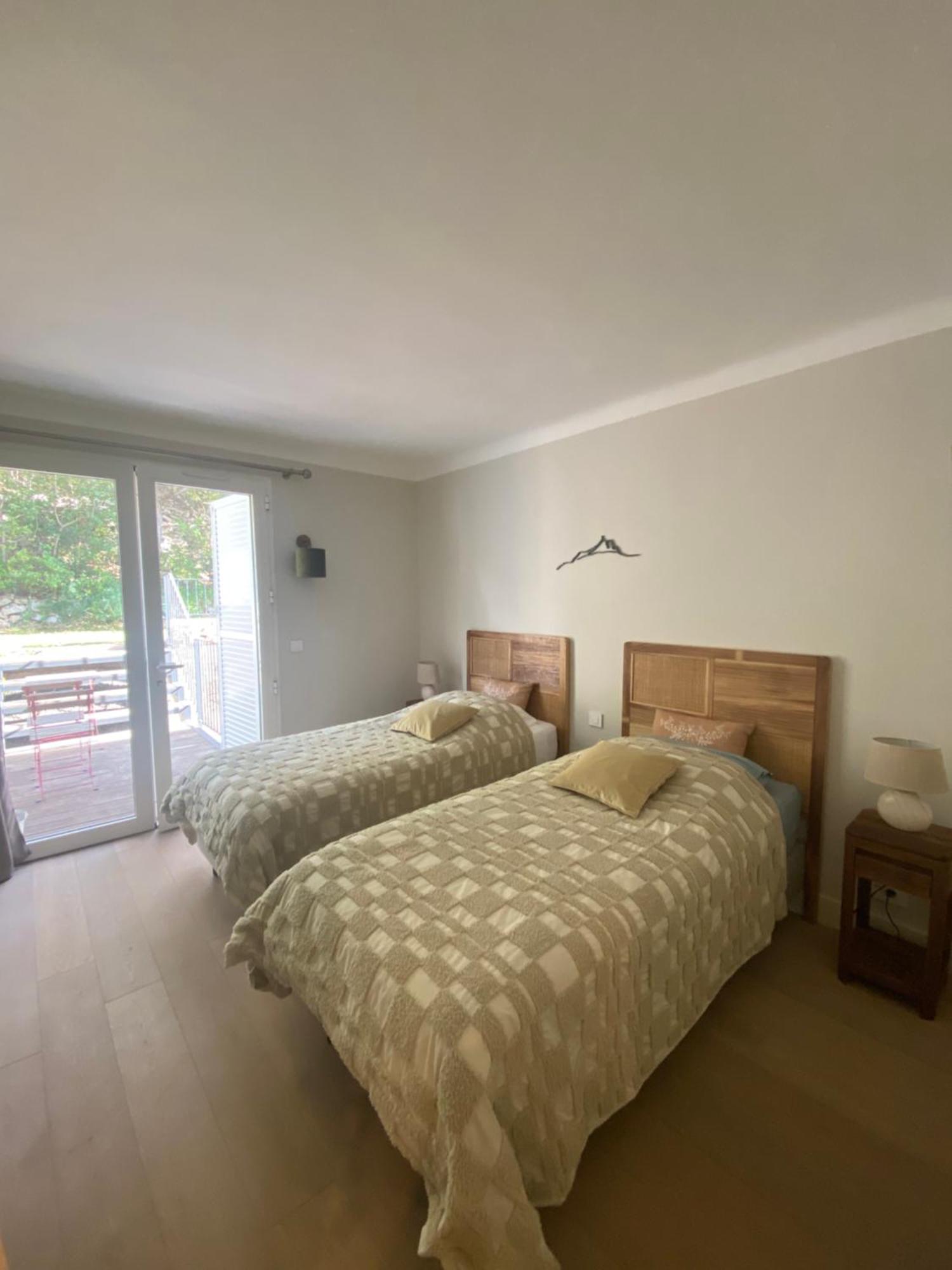 Le Repos Du Keyrie Hotell Saint-Marc-Jaumegarde Eksteriør bilde